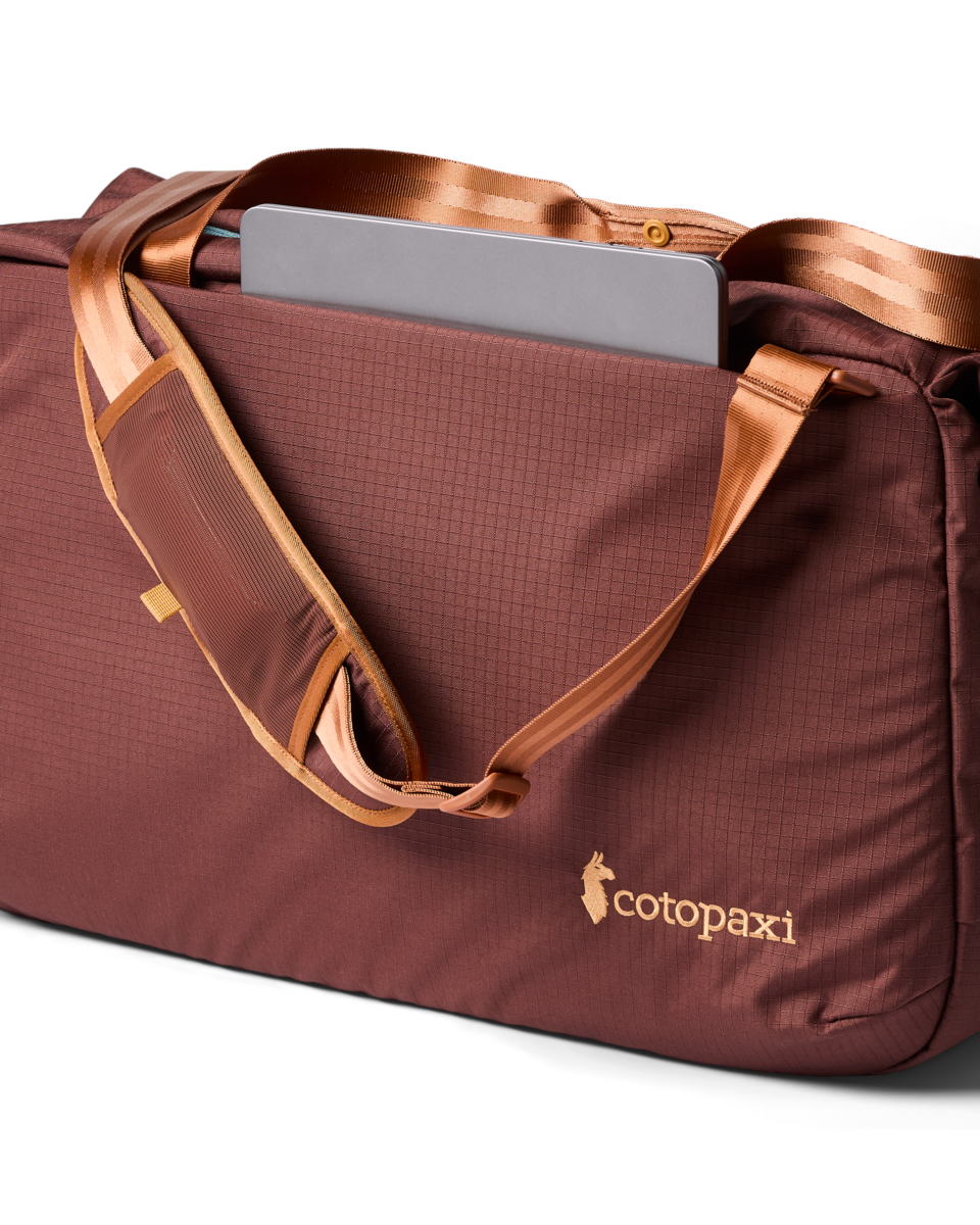 Viaje 45L Travel Duffel